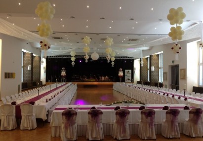 Poroka - poročno slavje za 165 gostov - U postavitev, bordo dekoracija