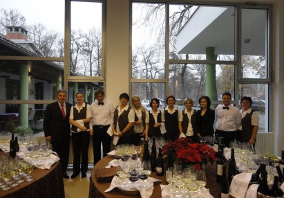 2011 November, ekipa strežbe za pogostitev na cateringu