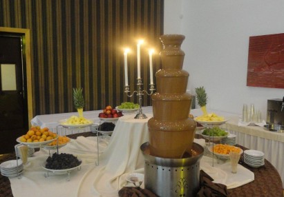 Poroka v restavraciji Pan Kidričevo, čokoladna fontana z rjavo čokolado